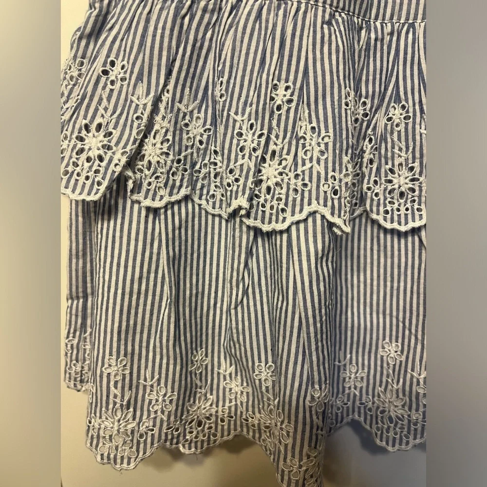 Baby Gap NWT Girls Blue Sear-sucker and White Floral Eyelet Dress - Picture 2 of 6